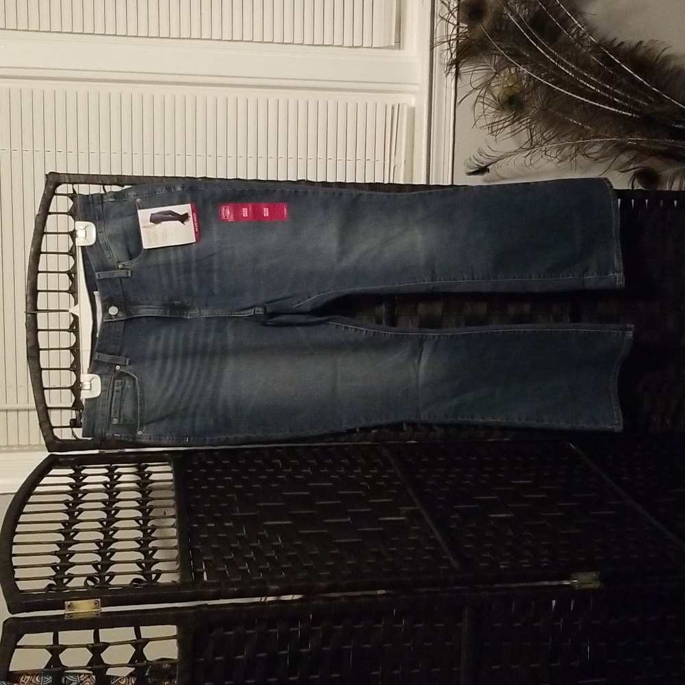 NWT Levi Strauss Signature Simply Stretch Jean